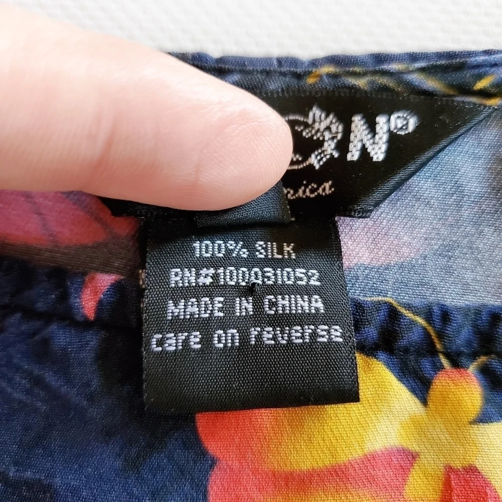 1003 * Citron Santa Monica 100% Silk Butterfly Print Blouse Lightweight Size S - Picture 4 of 8